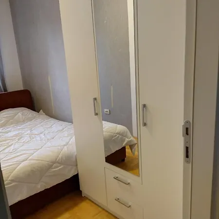 Gana Altina Lux Belgrado