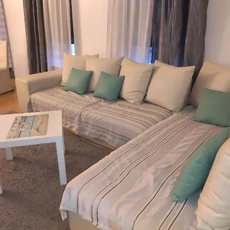 Gana Altina Lux * Belgrado